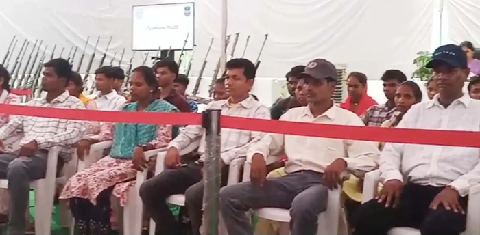 दक्षिण बस्तर के 47 नक्सलियों ने तेलंगाना पुलिस के समक्ष किया आत्मसमर्पण